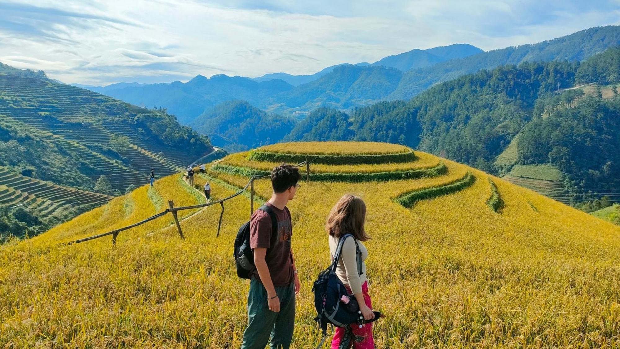 Indigenous Homestay- Trek- Food- Bus Mu Cang Chai Εξωτερικό φωτογραφία