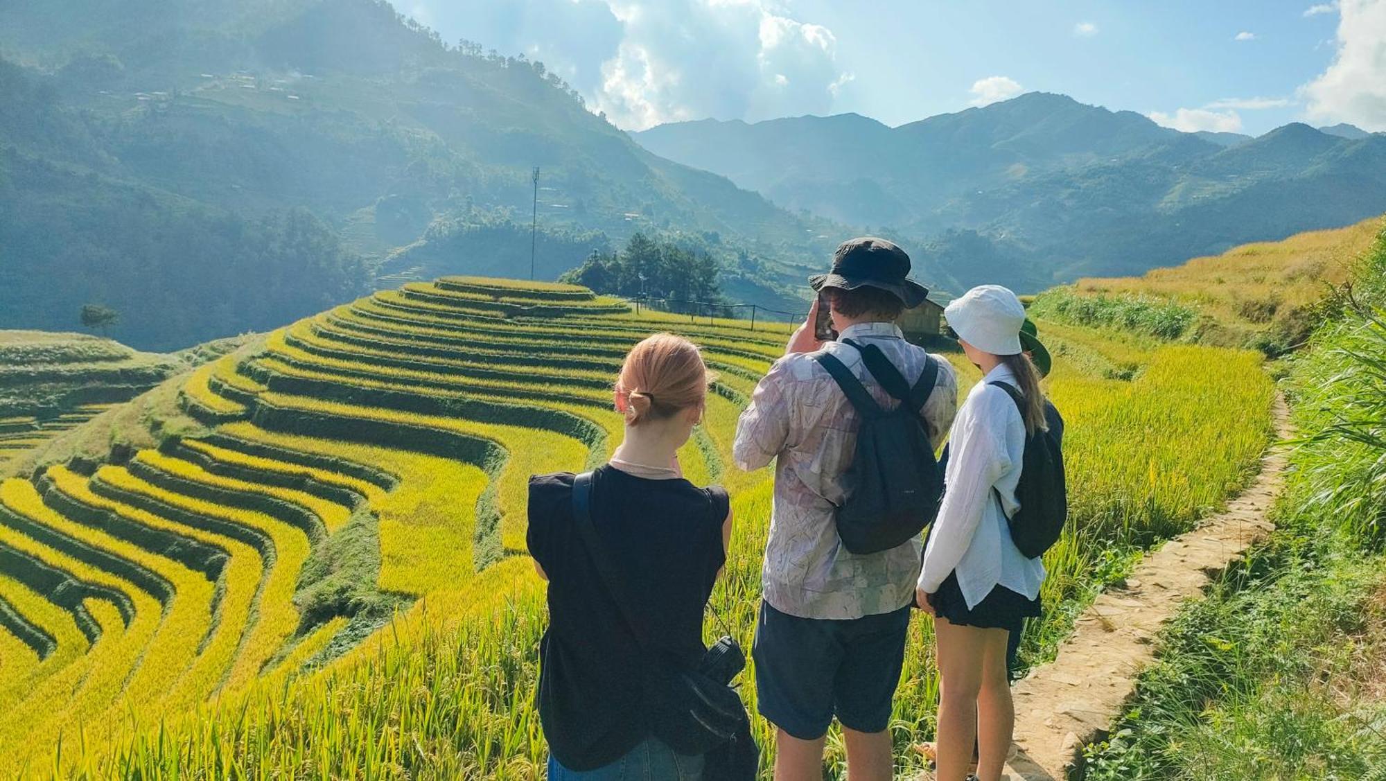 Indigenous Homestay- Trek- Food- Bus Mu Cang Chai Εξωτερικό φωτογραφία
